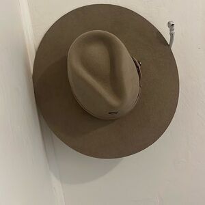 Charlie 1 hat